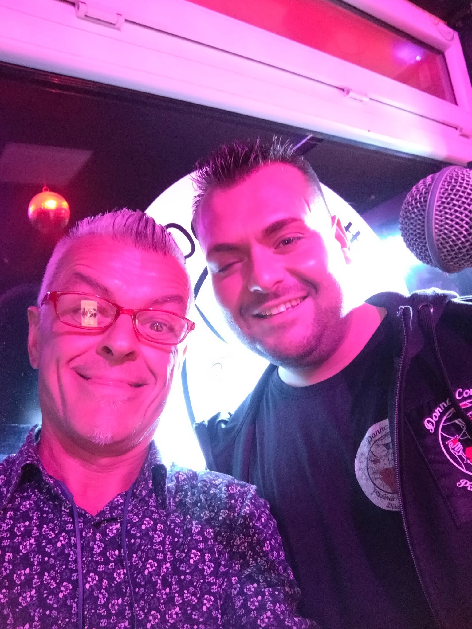 Serata karaoke